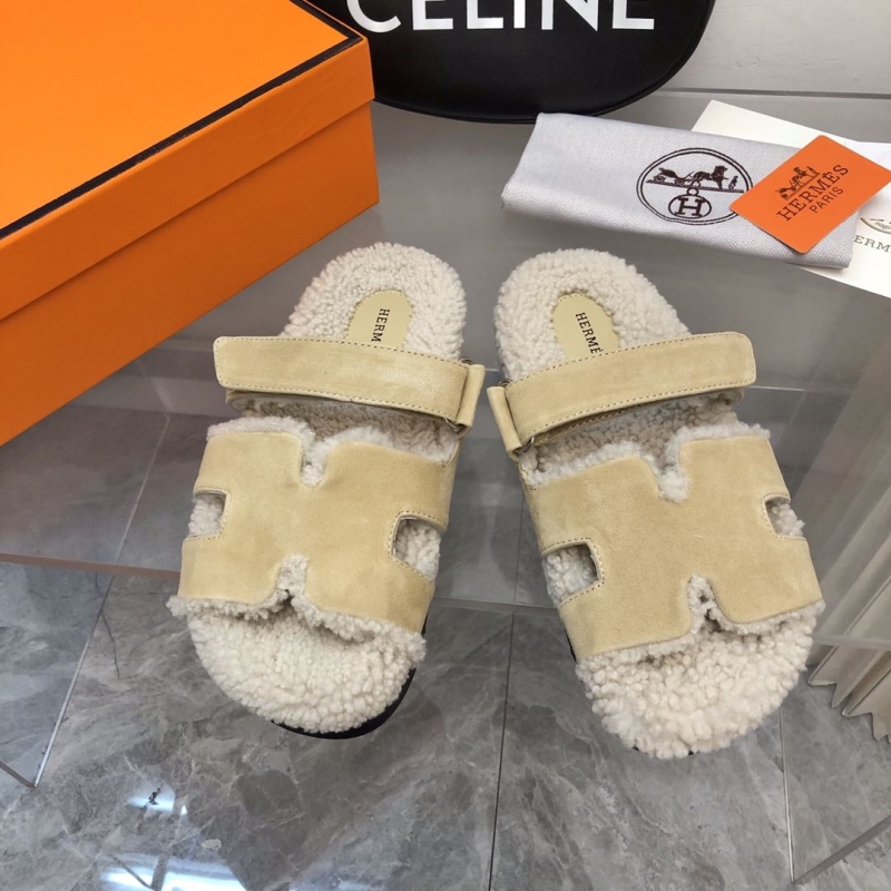 H**mes slippers
